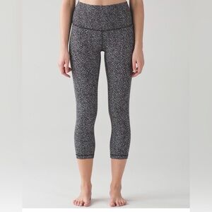 Lululemon Wunder under crop leggings ripple jaquered size 2